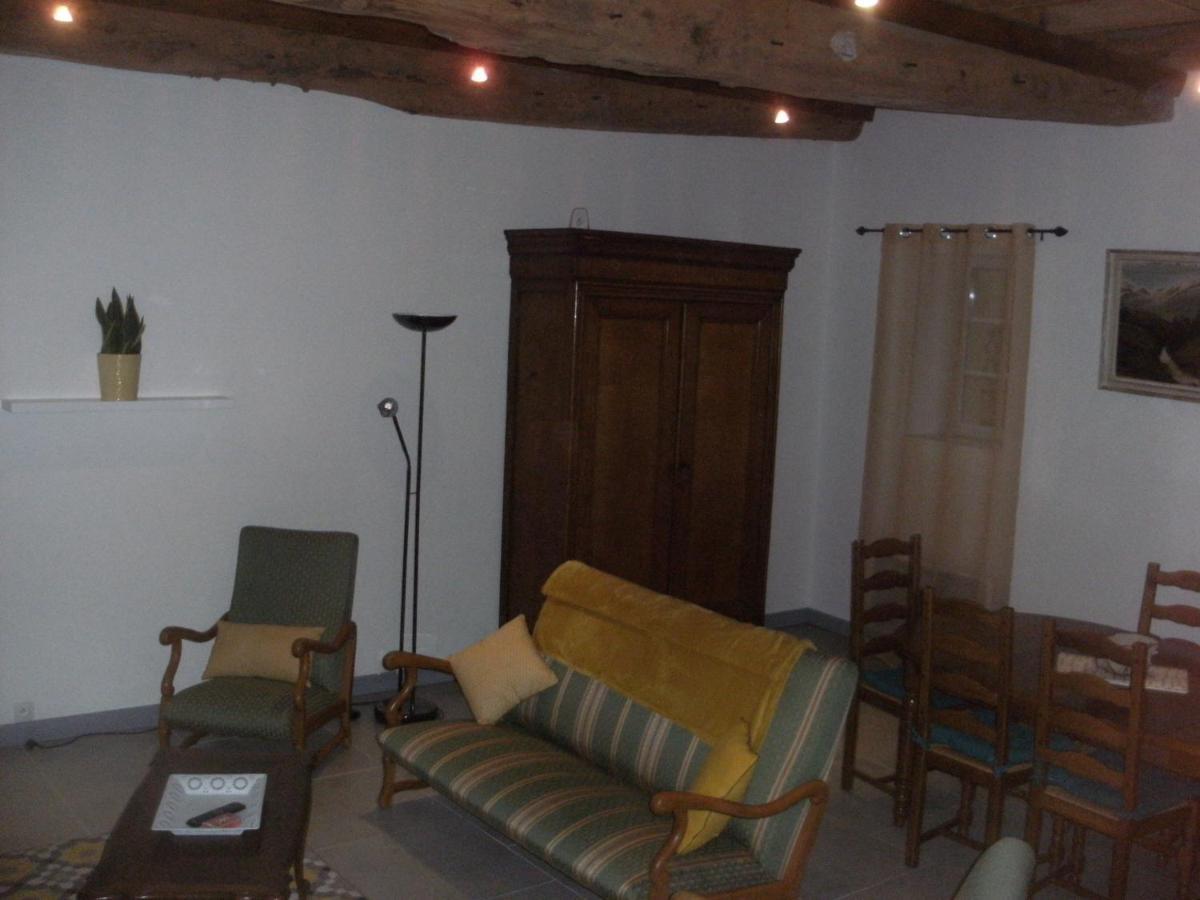 فندق Grange Dans Ancien Corps De Ferme Bellengreville  المظهر الخارجي الصورة